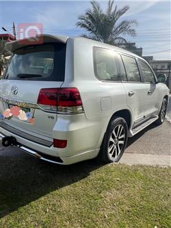 تويوتا لاندكروزر